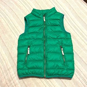 Hanna Andersson green packable down vest size US 6-7 Eur 120